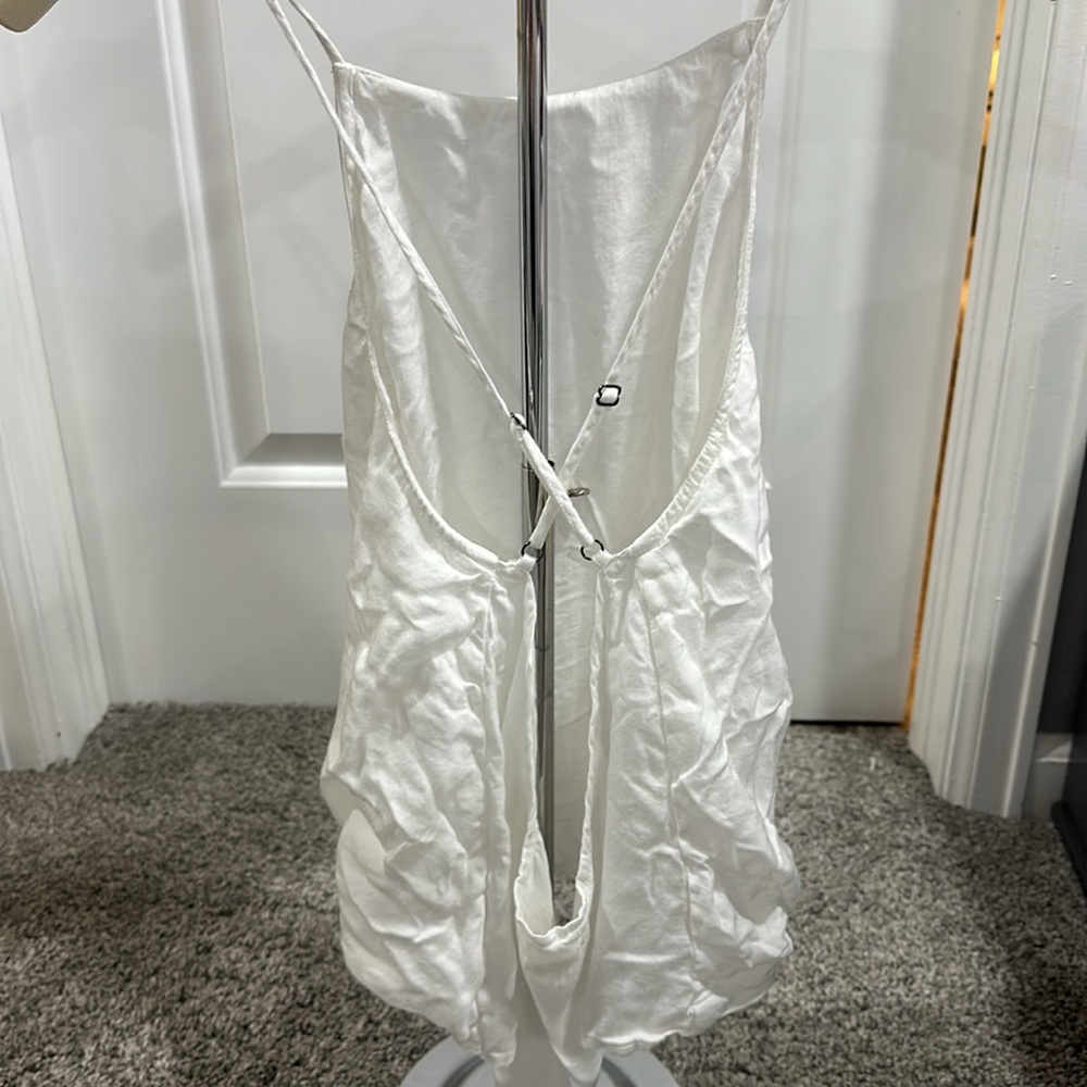 Silence + Noise White Cross back Strap Top Size Small - Picture 3 of 6